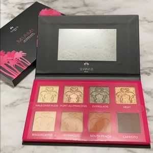 Shaina B. Miami eyeshadow palette with 8 shades.